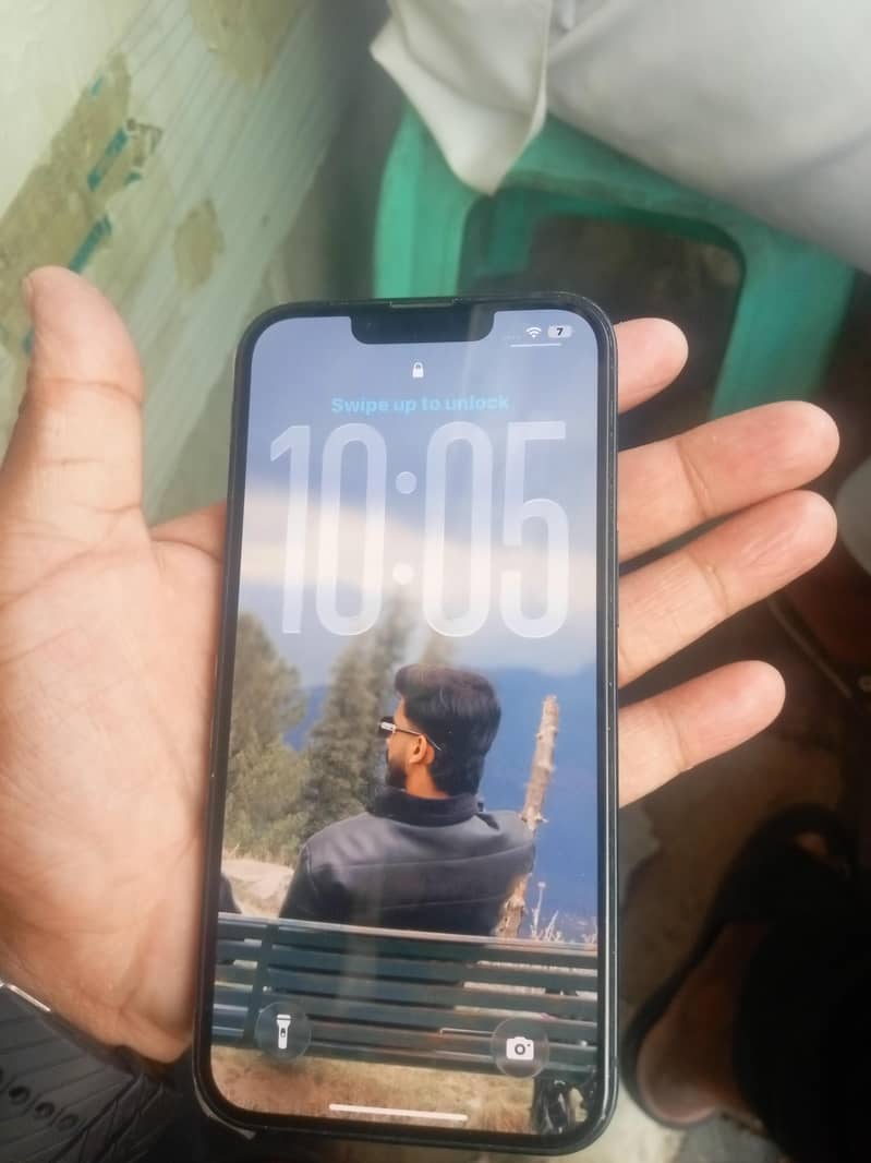 Apple iPhone 13 1