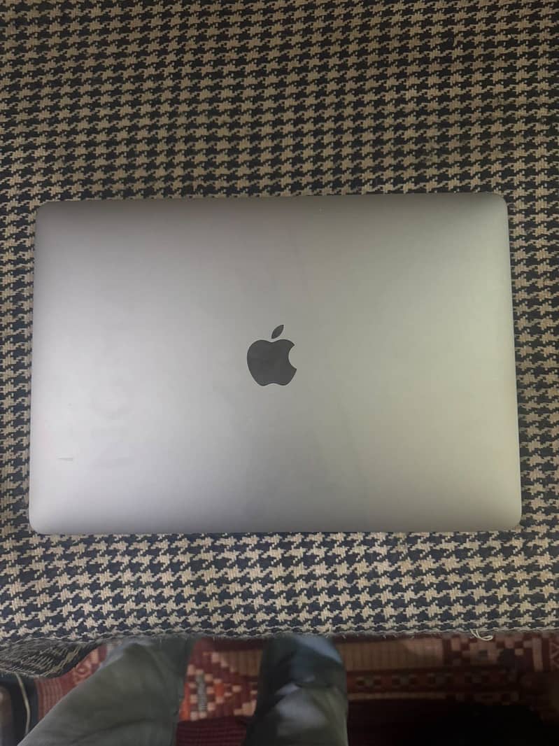 Apple 0