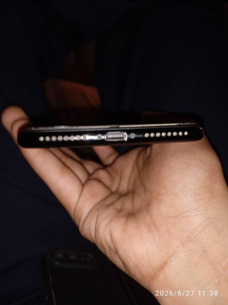 Apple iPhone 7 Plus 1