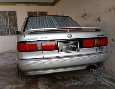 Nissan Sunny 1990