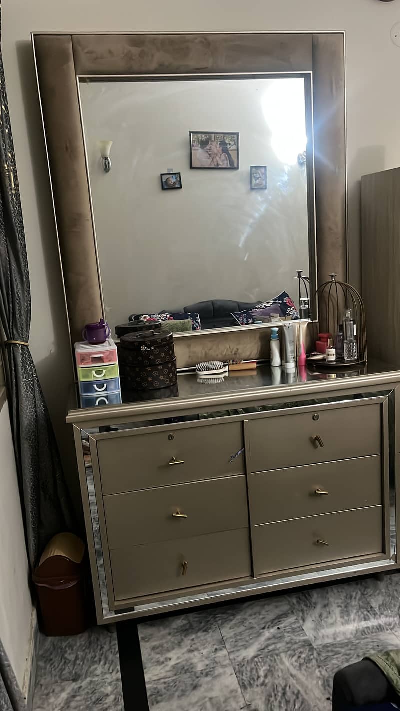 Dressing table 1