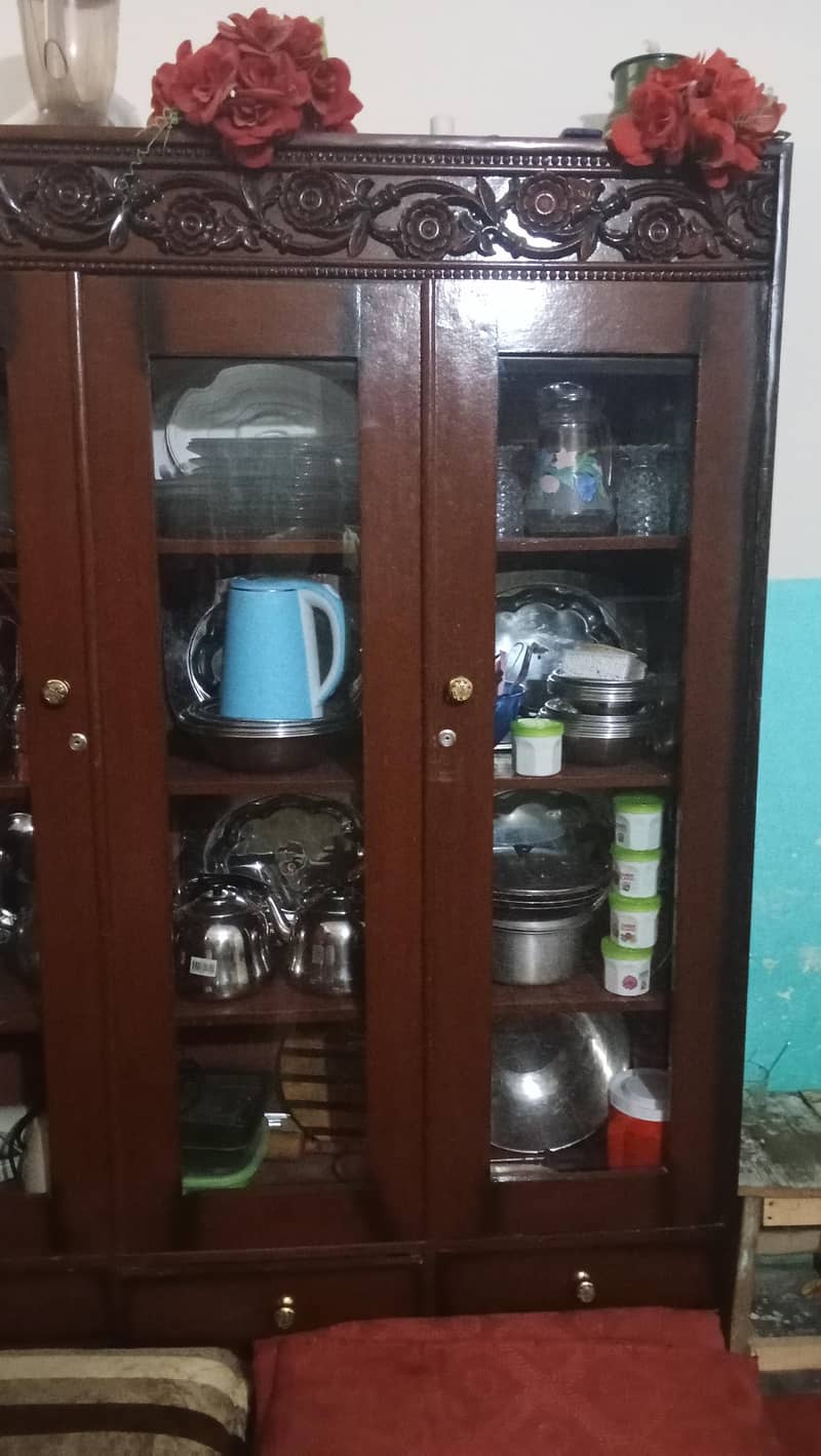 showcase good condition 4