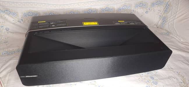 Hisense 100L5 100" UST Projector like Benq Optoma samsung