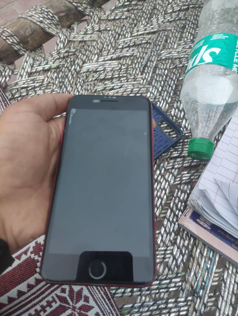 Apple iPhone 8 Plus 3