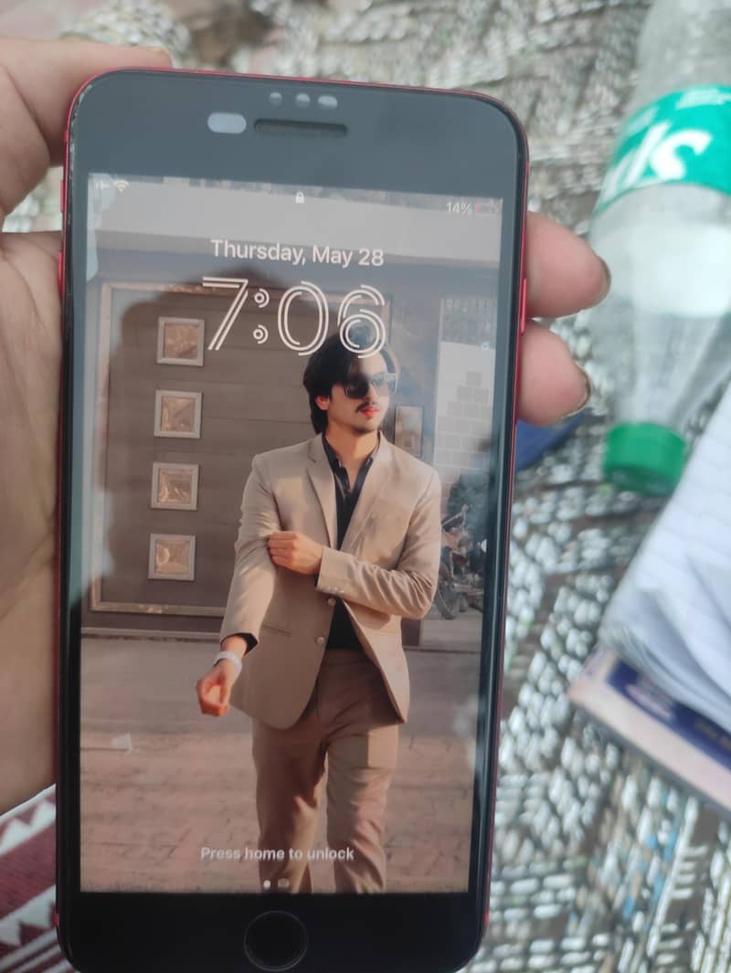 Apple iPhone 8 Plus 5