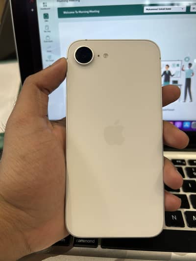 Apple iPhone 16e