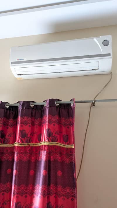 Dawlance ac 1.5 tan good condition good working All oky