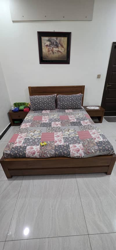 Queen Size Wooden Bed