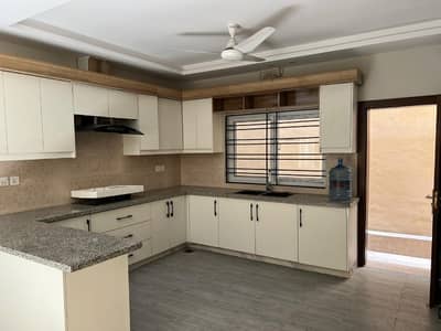 10 Marla Designer'S Double Unit Brand New House For Sale. Demand 5.50 Cr Negotiable