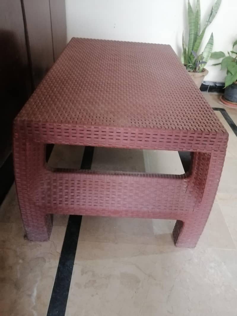 Plastic table 2