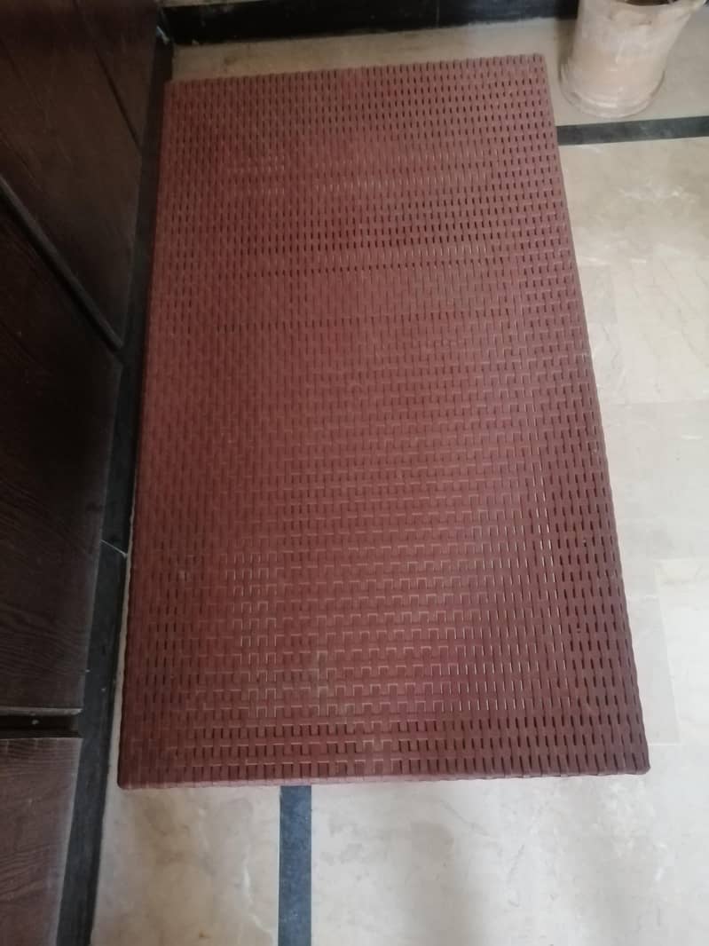 Plastic table 3