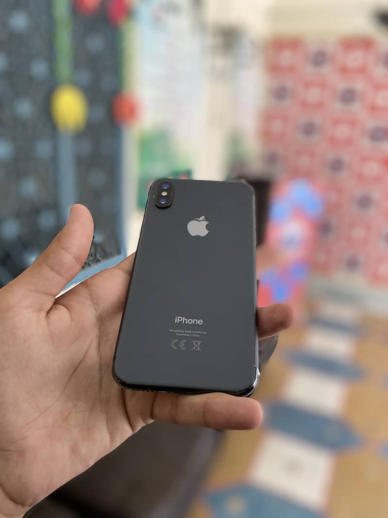 iPhone X 4