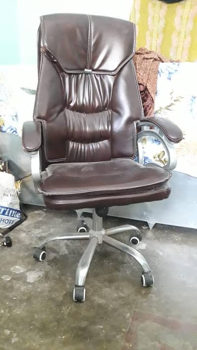 4 pieces of sofa set, 1 chair, 1 counter