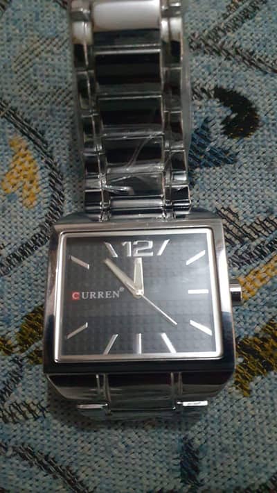 BRAND CURREN  RED C LOGO KE SATH