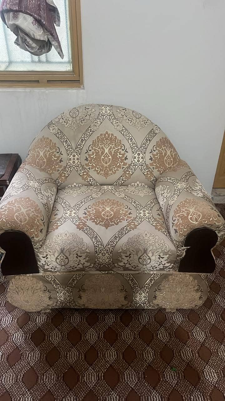 good condition sofa set 1