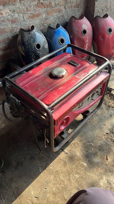 2500 watt Honda janman  condition 10 by 9