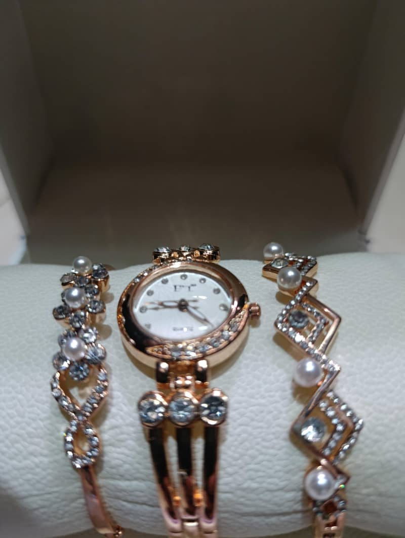 Quartz Watch With Braclets 1