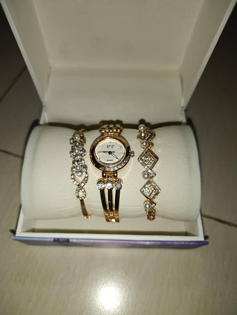 Quartz Watch With Braclets 2