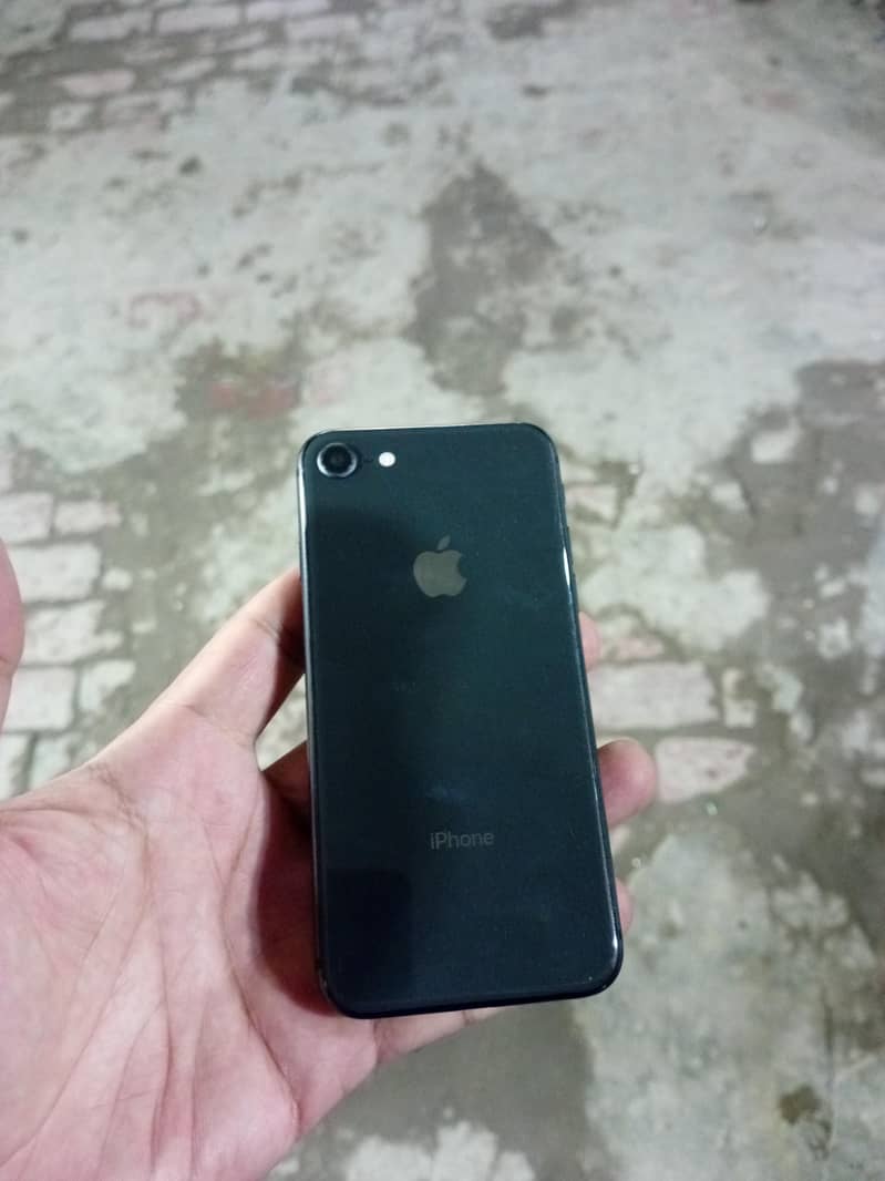 Apple iPhone 8 1