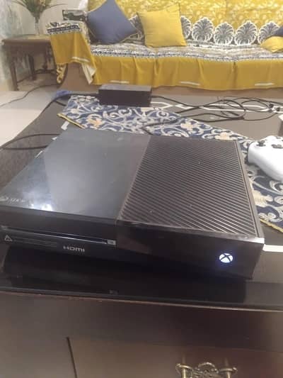 Xbox one black edition 500GB with 1 wireless remote