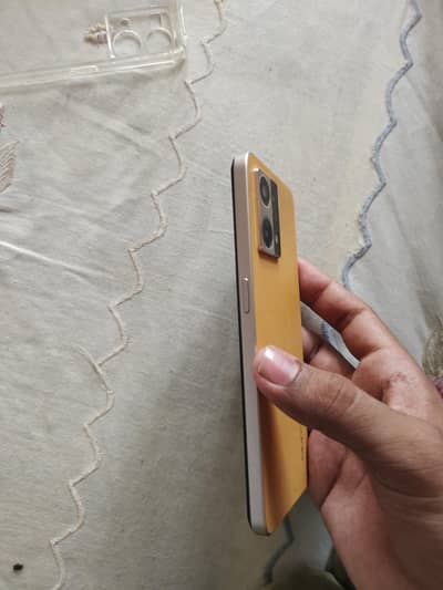 OPPO F21 Pro