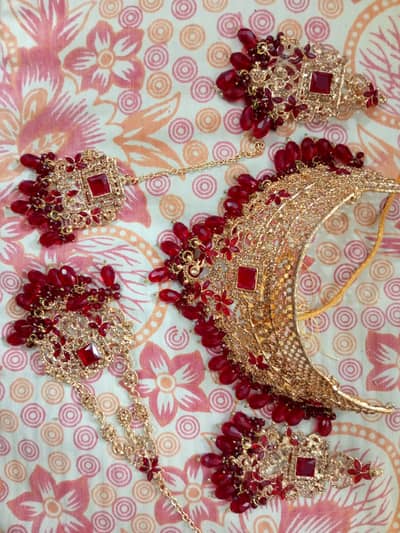 bridal lehenga and free bridal jewelry set