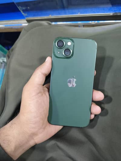 Apple iPhone 13