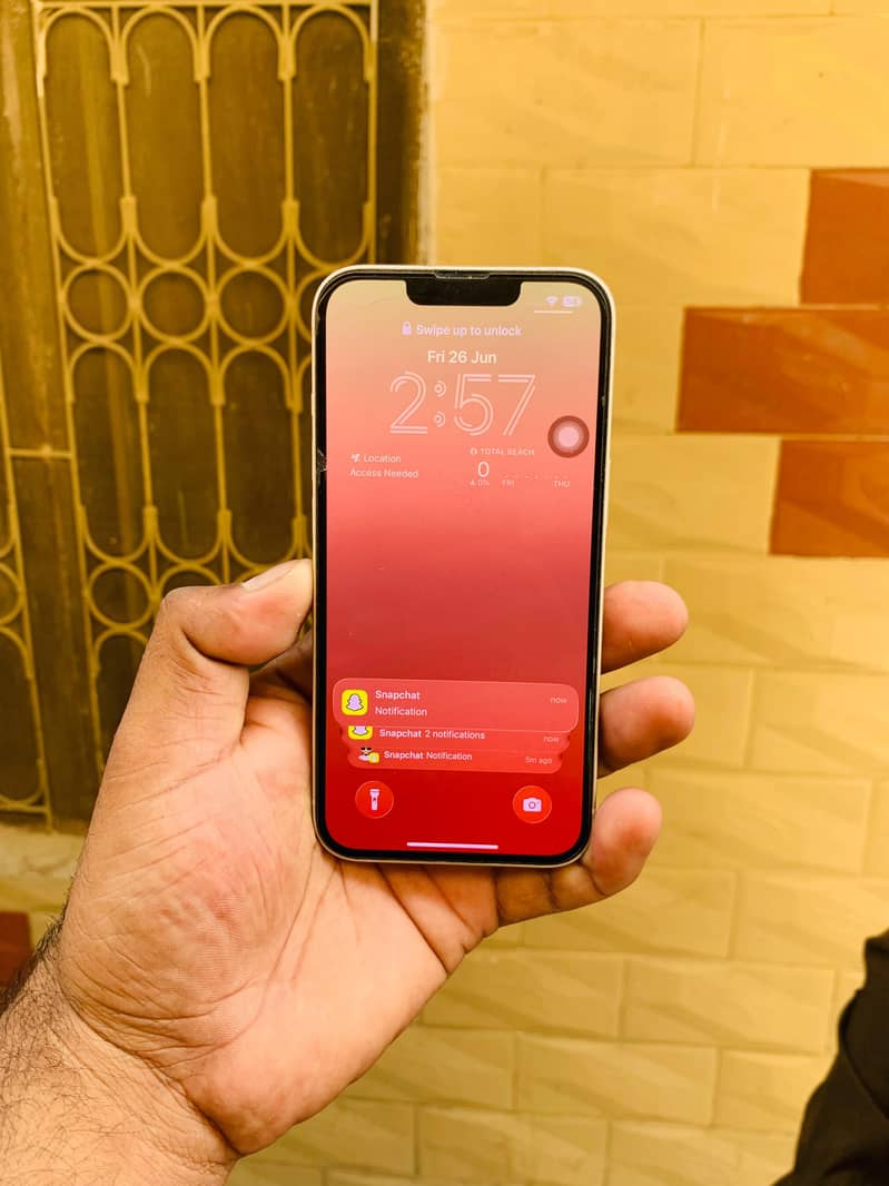 Apple iPhone 13 2