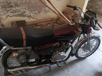 125 bike all ok only series buyer contact 03025795285