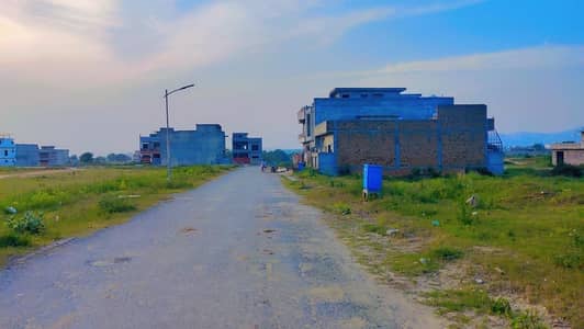 F-17 T&T 40*80 Plot For Sale On Good Location Near To Main Road Near To Park Masjid