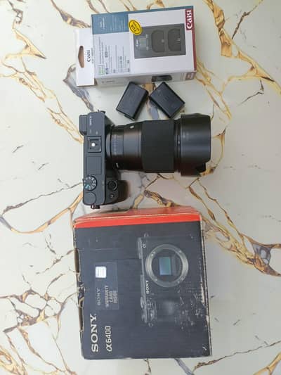 Sony 6400 with Box sigma 16mm