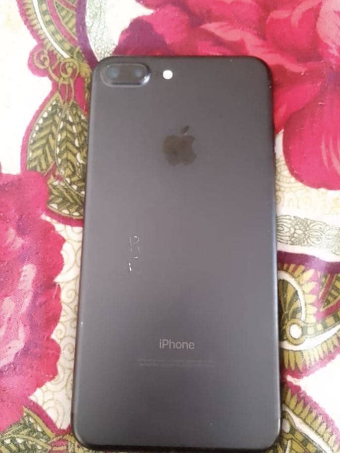 Apple iPhone 7 Plus 1