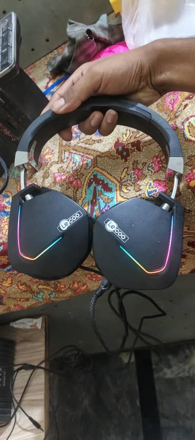 headphones for sell price 1500