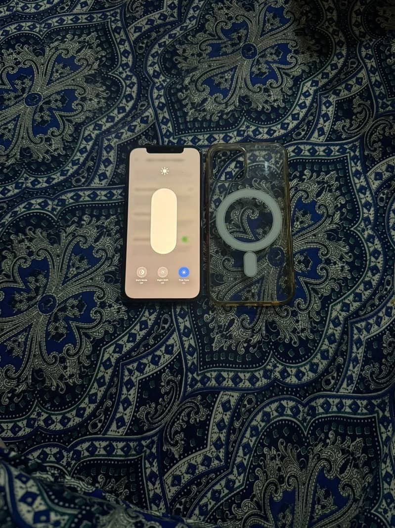 Apple iPhone 12 3