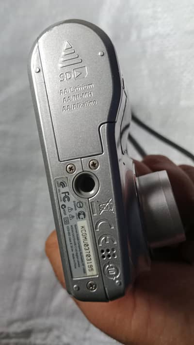Kodak digital camera  smart sell used 2 gb card and pouch