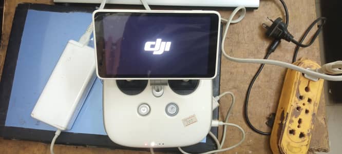 DJI phontom 4 pro controler