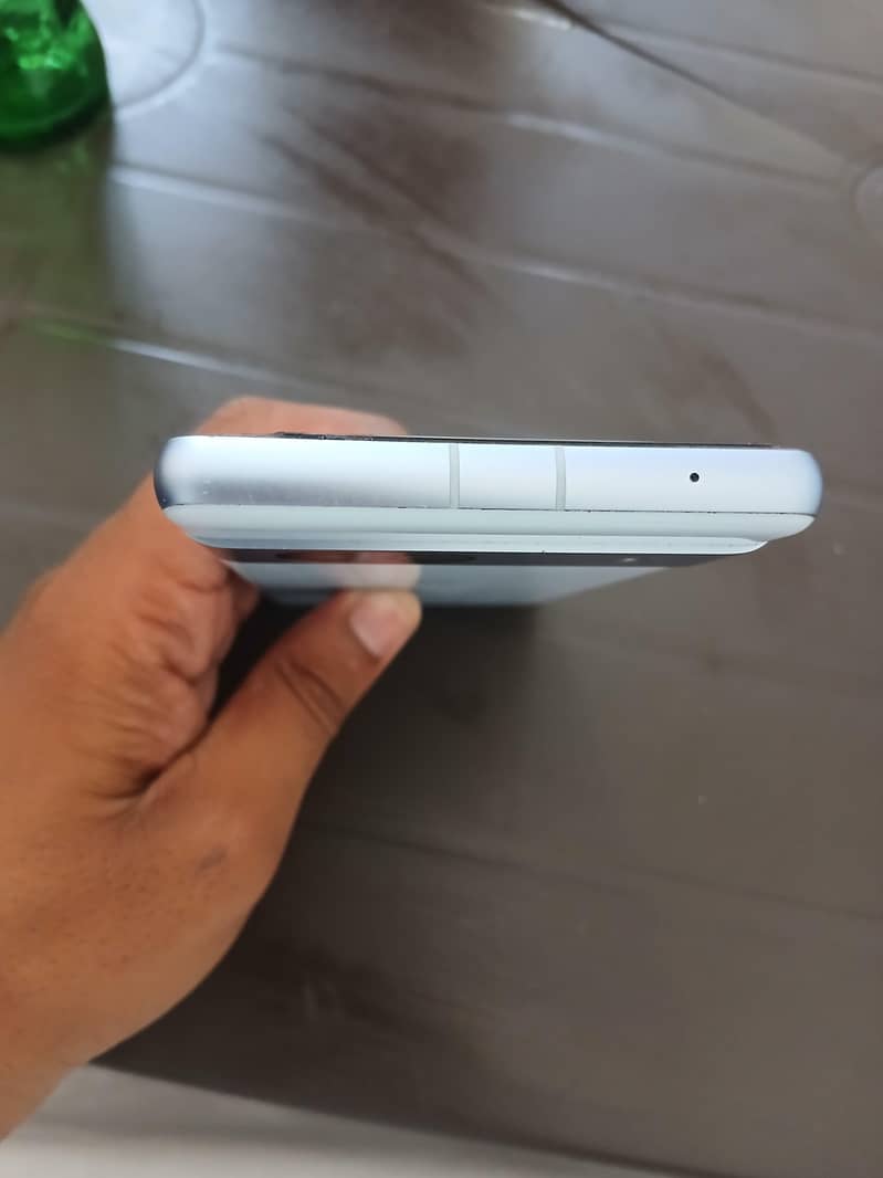 Google Pixel 7 4