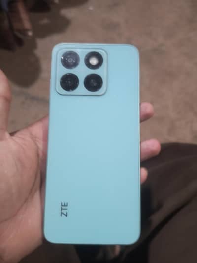 Hi I am selling my phone ZTE blade a55 exchange with goodph03424049536