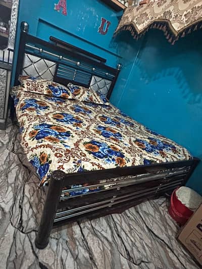 Selling full size bed + dressing table + Sofa (Condition 10/10)