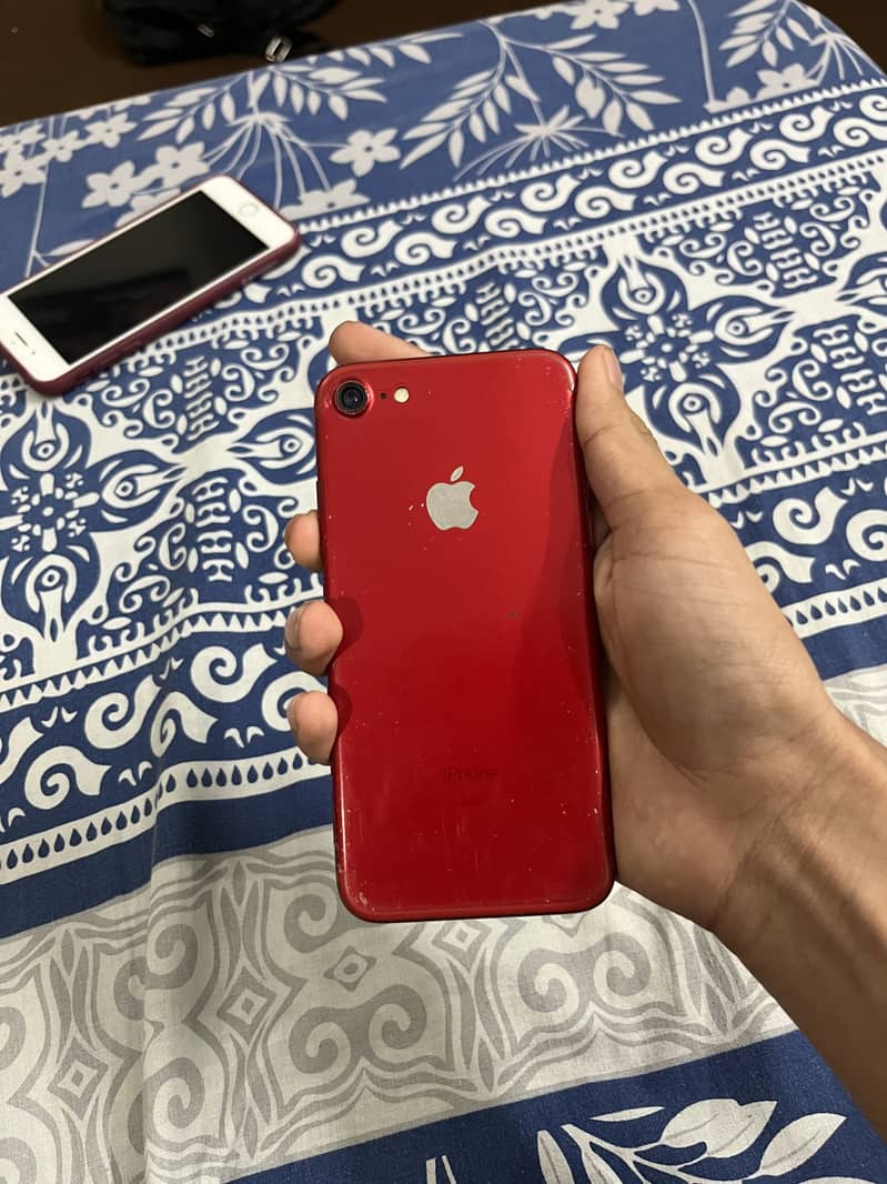 Apple iPhone 7 0