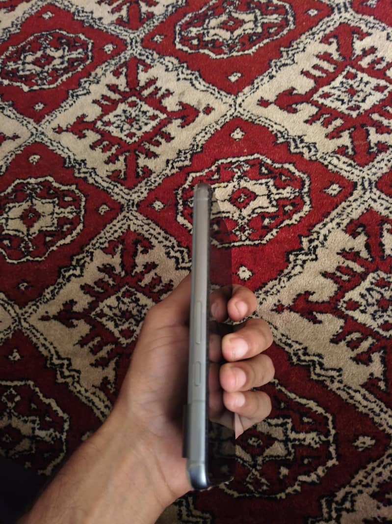 Google Pixel 8 4