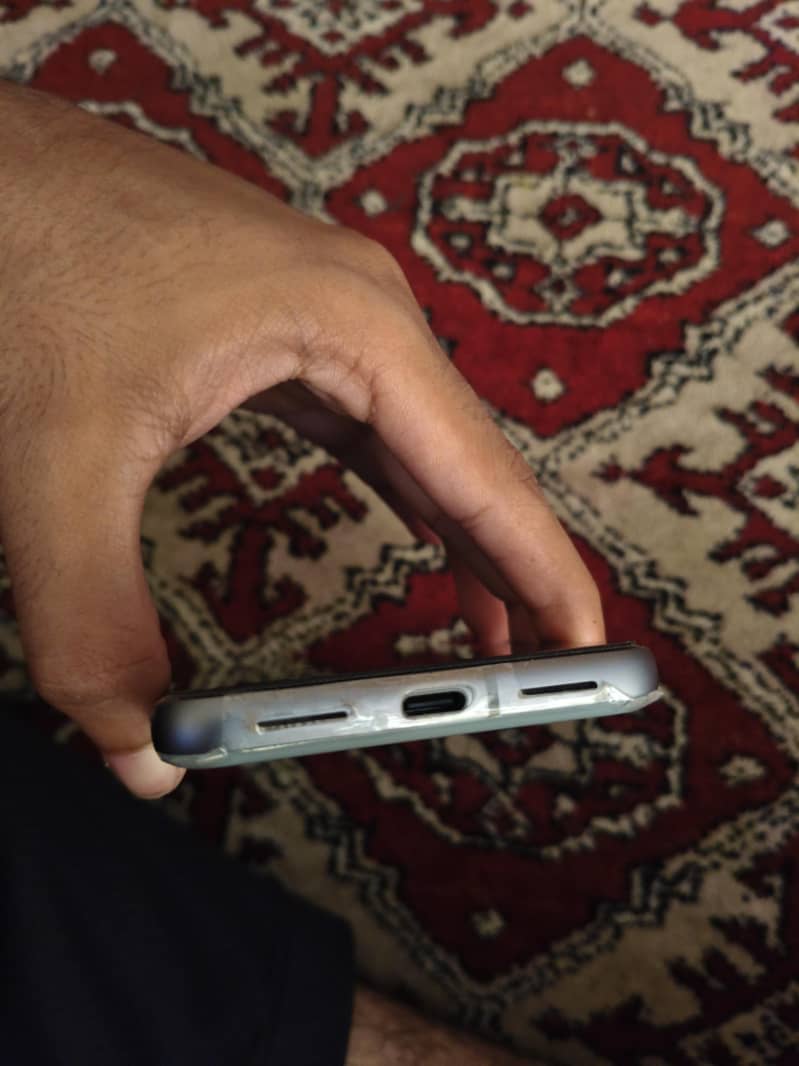 Google Pixel 8 5