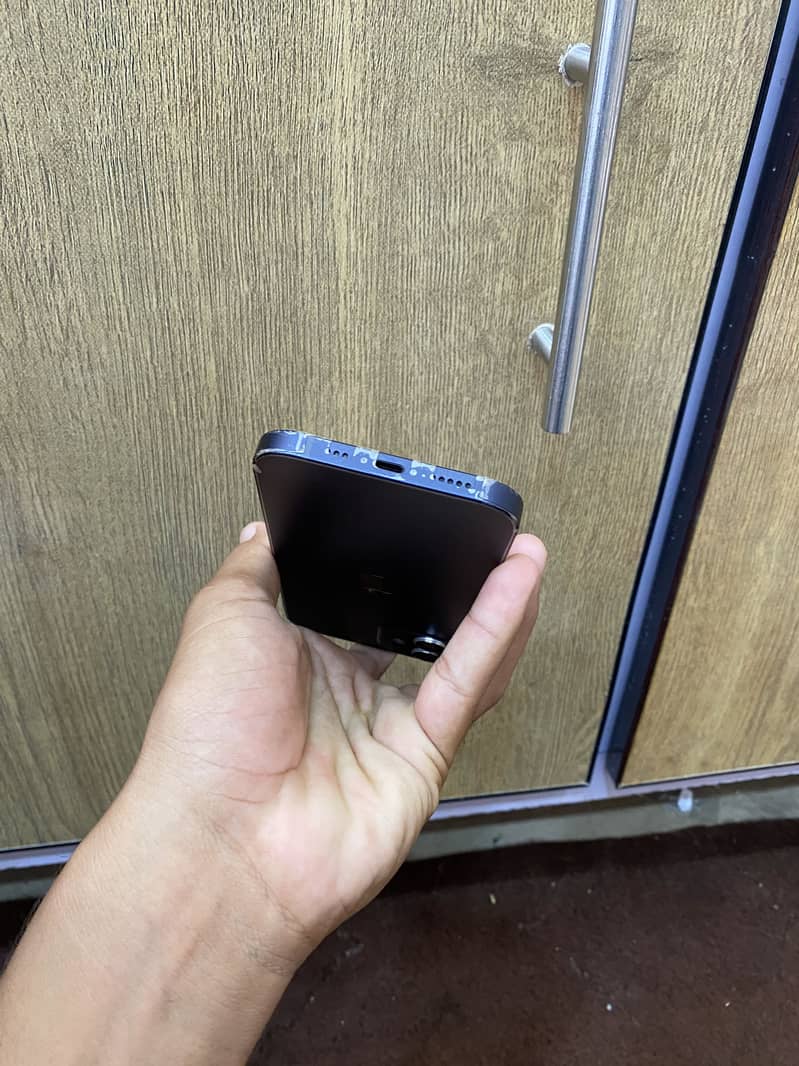 Apple iPhone 12 1