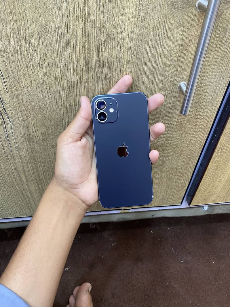 Apple iPhone 12 2