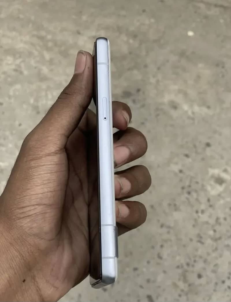 Google Pixel 7a 3