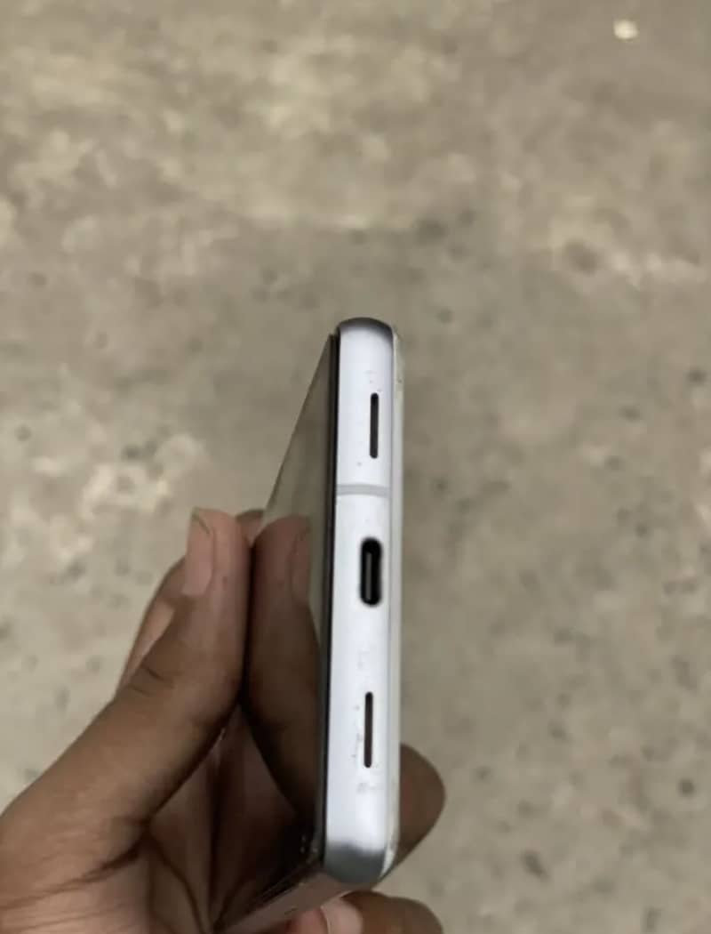 Google Pixel 7a 5