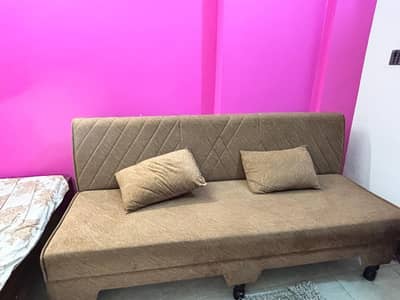 Sofa come Bed.