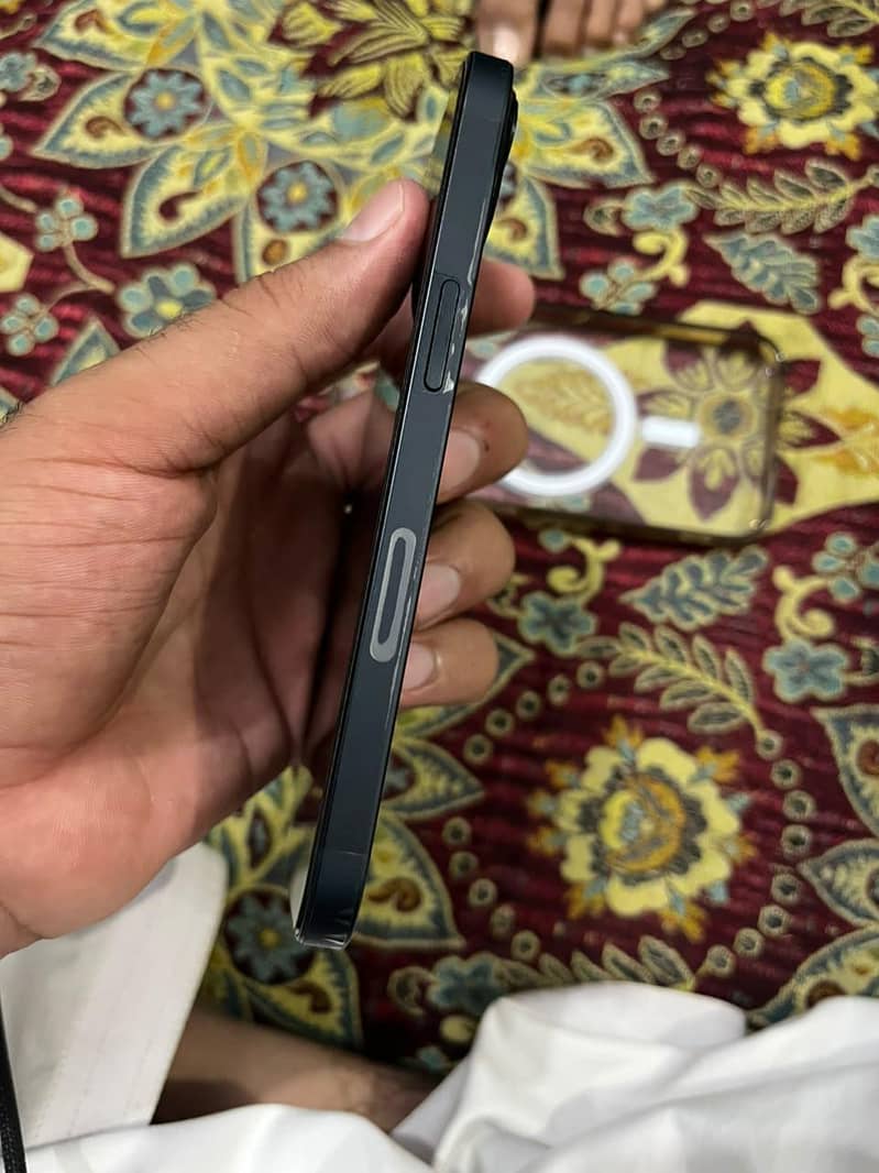 Apple iPhone 13 3