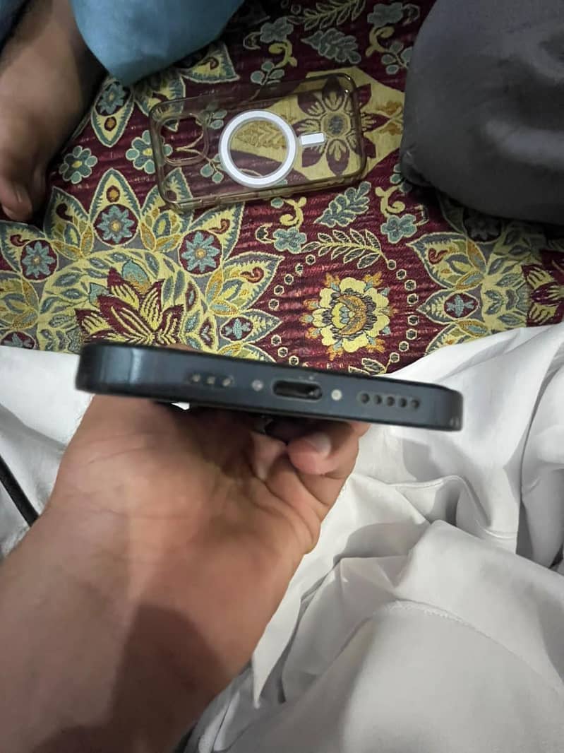 Apple iPhone 13 6