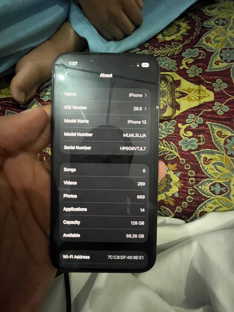 Apple iPhone 13 8
